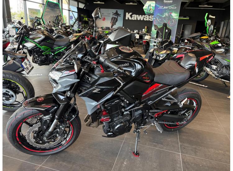 KAWASAKI Z 900